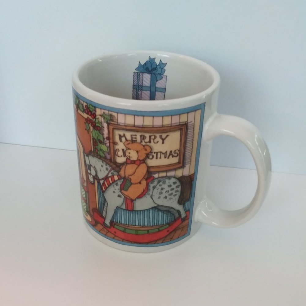 Vintage Susan Winget Christmas Mug, Cat Fireplace Rocking Horse Teddy Bear Holly